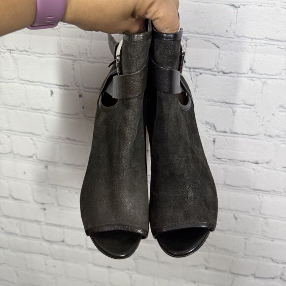 Donald Pliner Ankle Peep Booties Sandals Leather Suede Size 6 Buckle Biker Punk - Picture 9 of 11